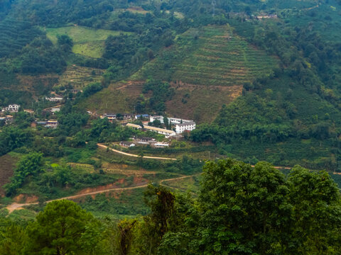 山沟小村庄