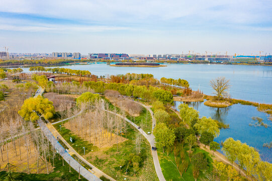 航拍郑州北龙湖湿地公园湖景