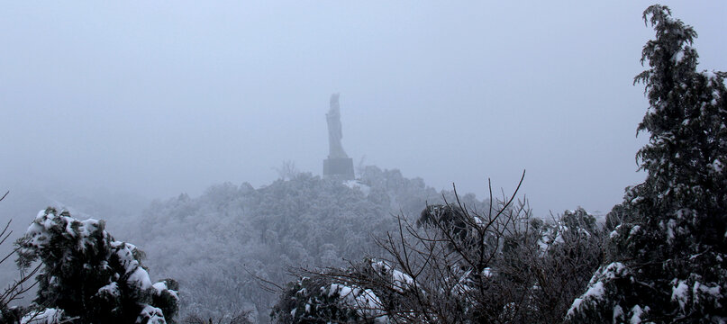 白兆山李白塑像