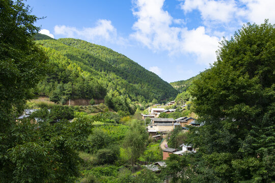 大理市剑川县马坪关蓝天白云