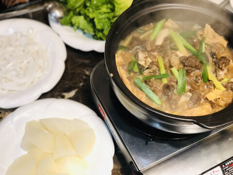 羊肉煲