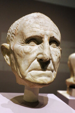 古罗马大理石男子头像雕塑