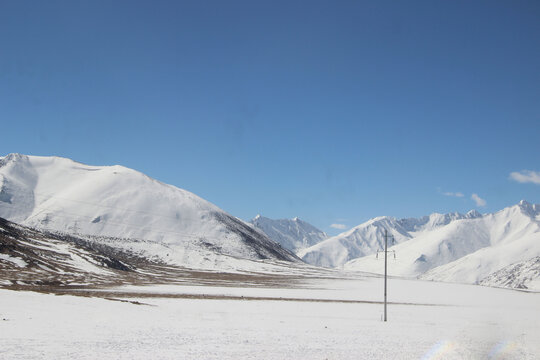 西藏圣洁雪山