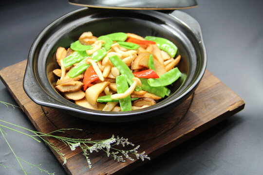 鲍汁杂菌煲