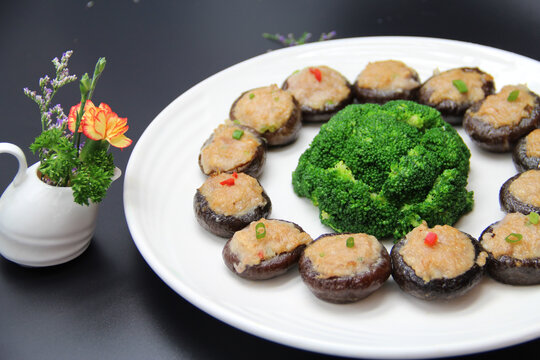 冬菇酿西兰花
