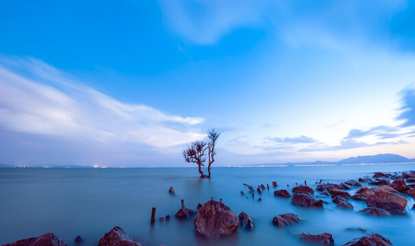 海上日出