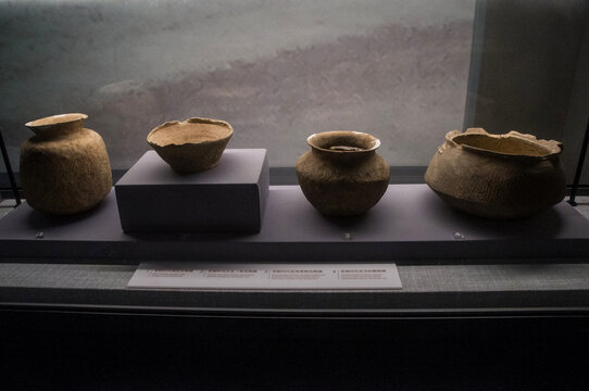 青铜时代陶器文物