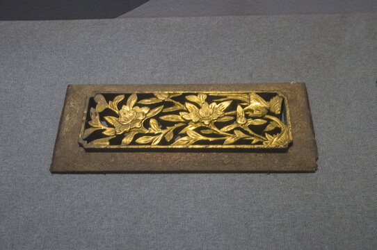 金漆木雕花鸟纹绦环板