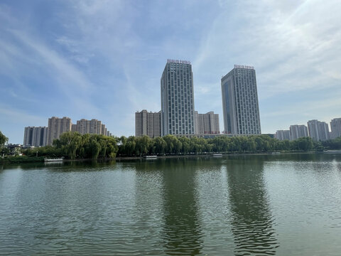 凤凰湖湖畔建筑风景