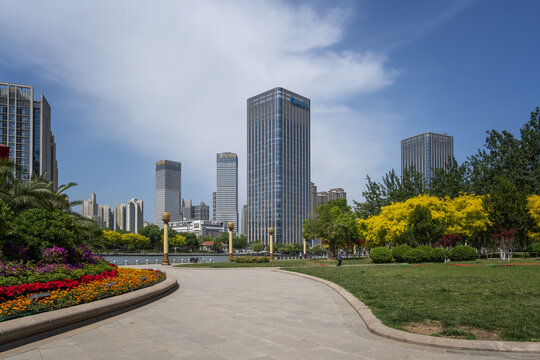 天津现代建筑街景