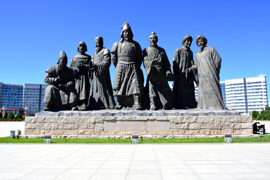 成吉思汗与他的谋士雕塑
