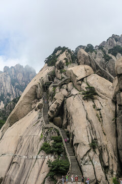 黄山山峰奇峰