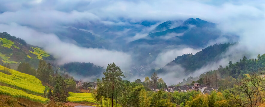 歙县石潭湖山村全景图