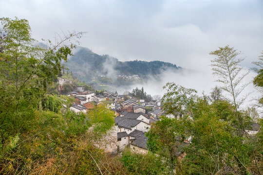 歙县石潭湖山村云海