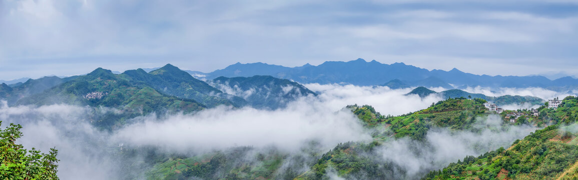 歙县石潭云海全景图