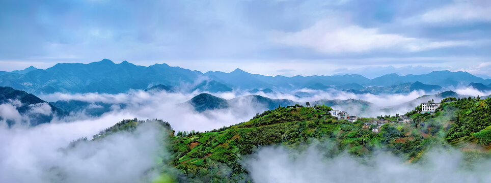 歙县石潭云海全景图