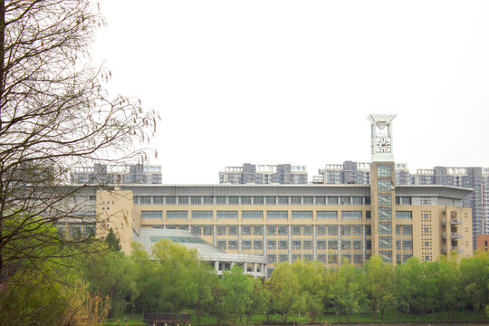 武汉科技大学