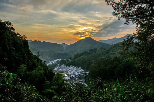 婺源长溪村夕照