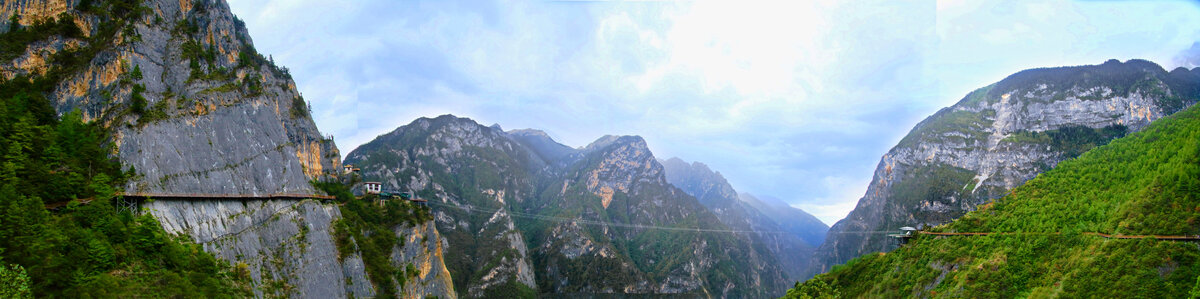 香格里拉峡谷