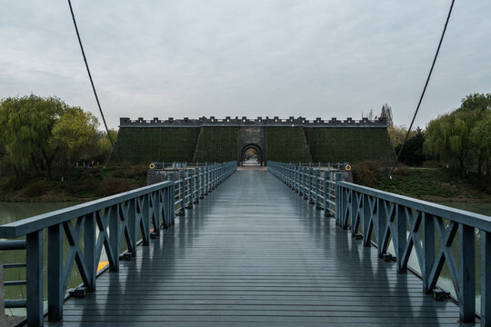瓮城吊桥