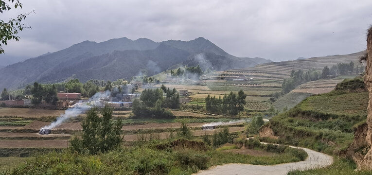 山村梯田