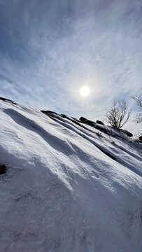 风雪山峦