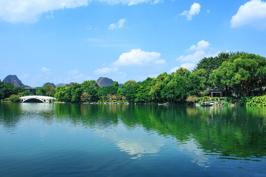 两江四湖