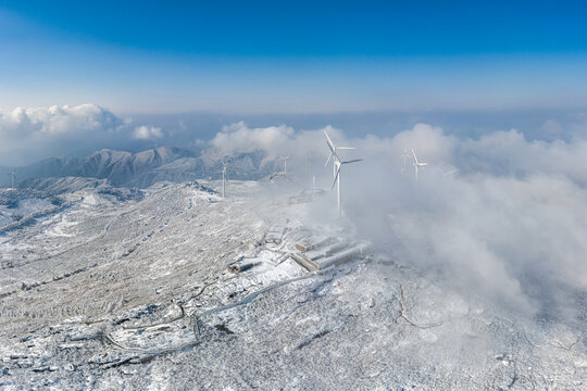 东白山仙姑殿雪景风车云海