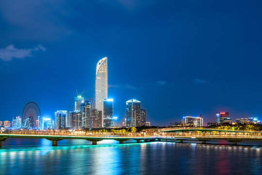 环苏州金鸡湖步道城市夜景