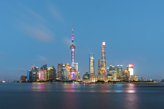 上海外滩城市风光建筑夜景