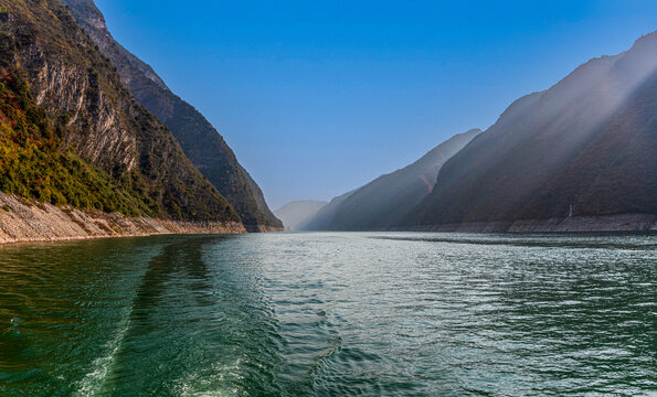 长江三峡巫峡红叶季