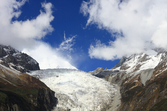 稻城亚丁雪山