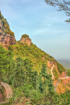 齐云山最高峰与赏月亭