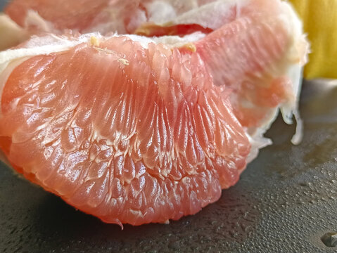 水嫩红柚子
