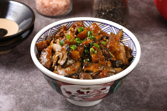 招牌卤肉飯