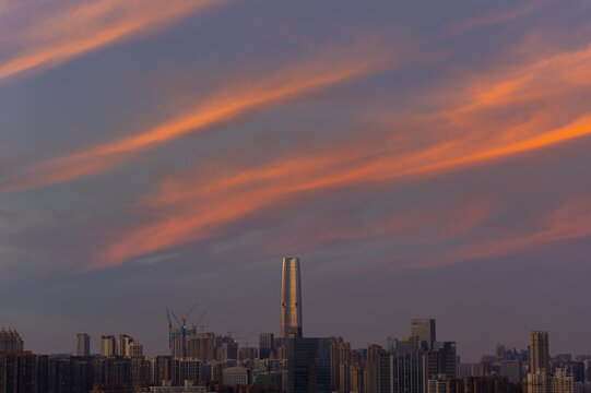 武汉绿地中心大厦傍晚风光
