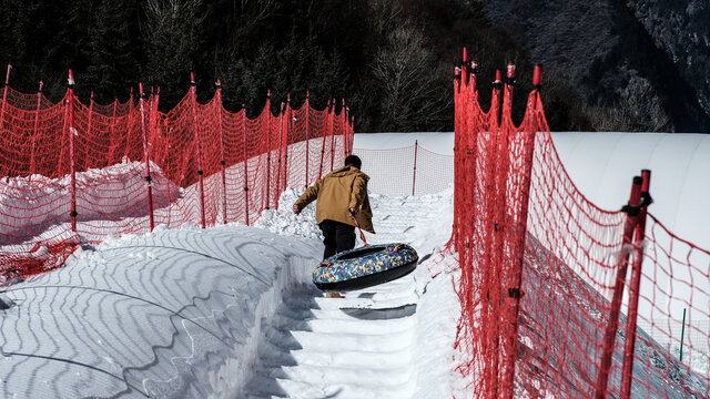 四川理县孟屯河谷自然滑雪场