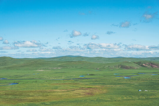 蓝天白云草原牧场蒙古包