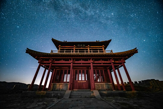 大连城山古城夜景星空银河