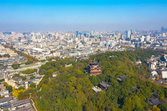 杭州市西湖吴山景区城隍阁秋色