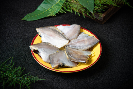 火锅菜品鲳鱼