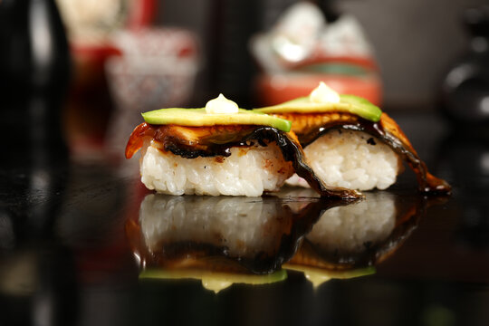 牛油果鳗鱼寿司