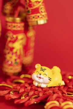 老虎新年春节红色背景