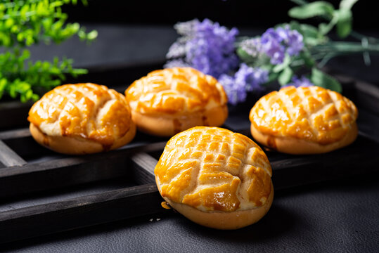 菠萝包