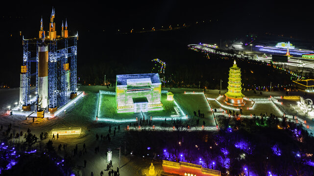 夜晚的长春冰雪新天地景观