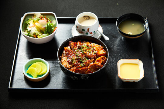 照烧鸡肉饭套餐