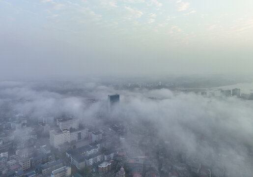 江西铅山大雾迷城