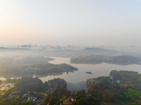 武汉东湖磨山风景区初冬风光