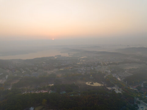 武汉东湖磨山风景区初冬风光