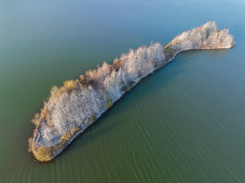 武汉东湖落雁岛风景区深秋风光